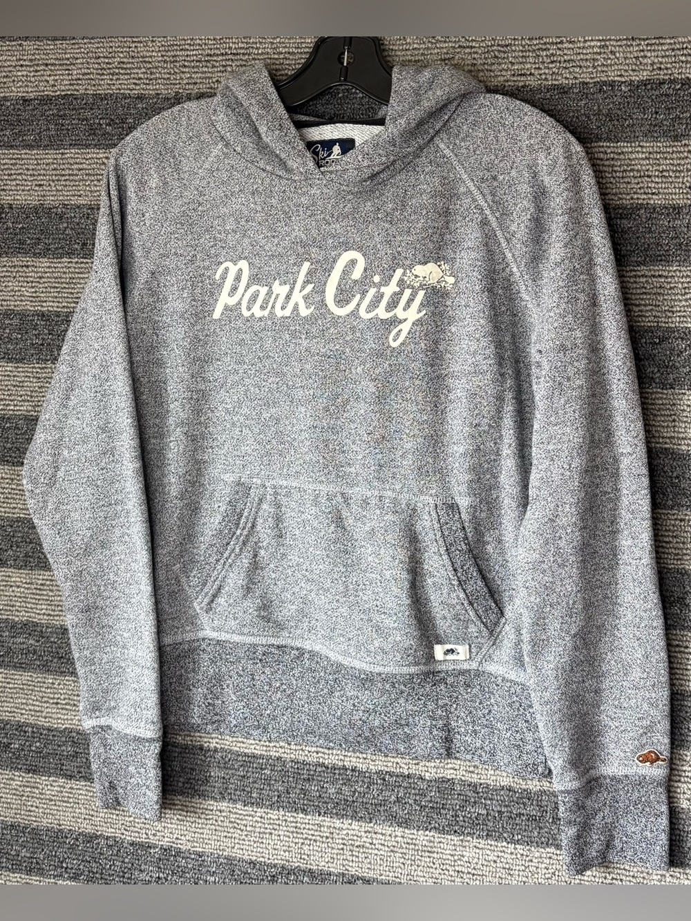 Roots Ski Park City Utah Grey Women’s Pullover Hoodie Sweatshirt Large EUC